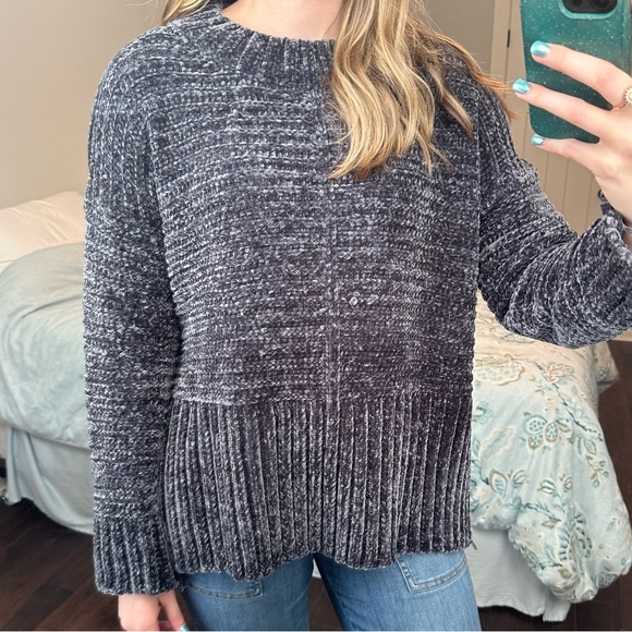 Mystree | velour sweater - Picture 1 of 10